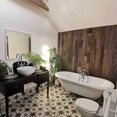 The Carton Store Loft Apt * Cork